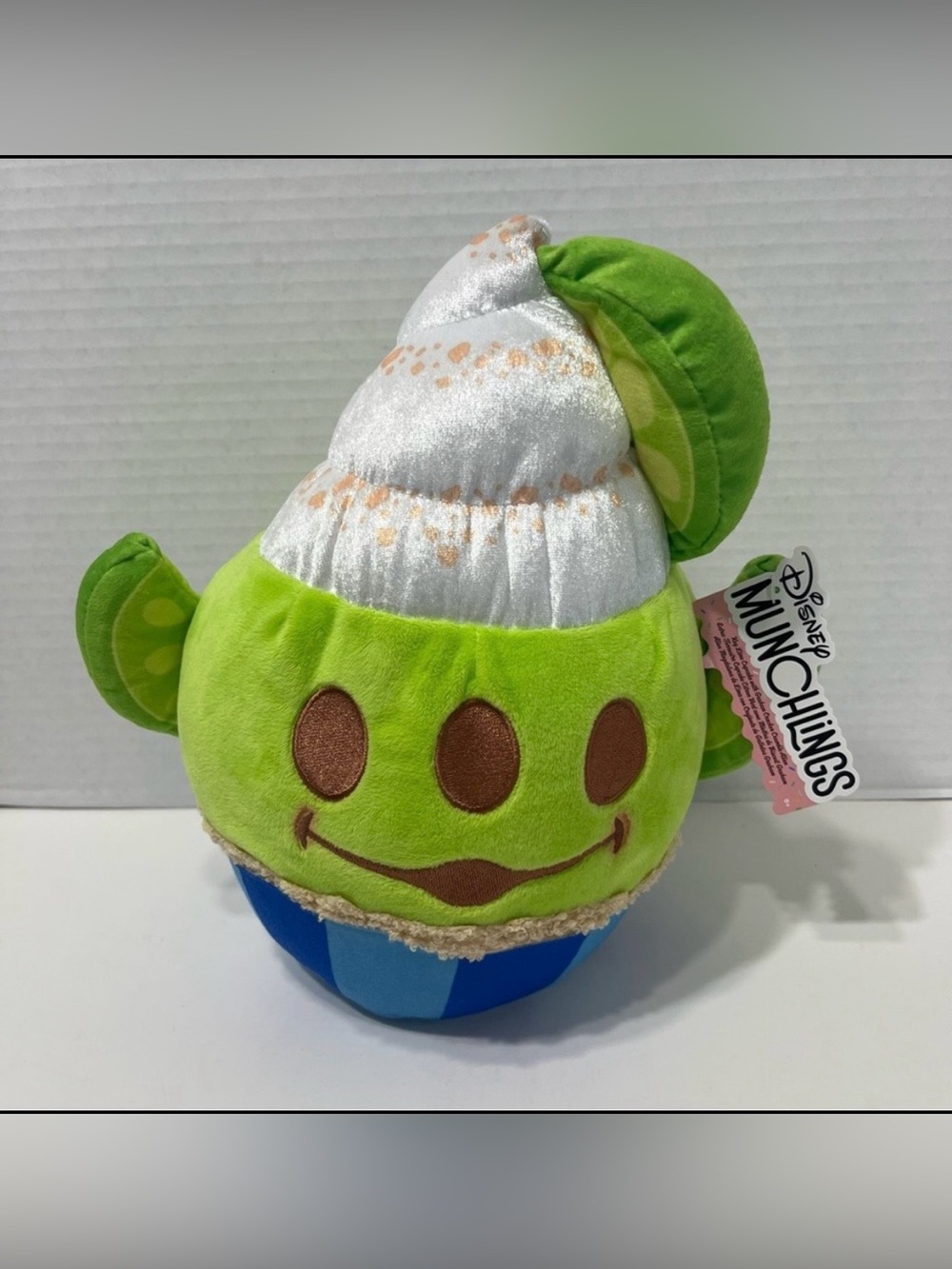 DISNEY Munchlings Squeeze-A-Munch Large Key Lime Cupcake Alien plush Toy Story